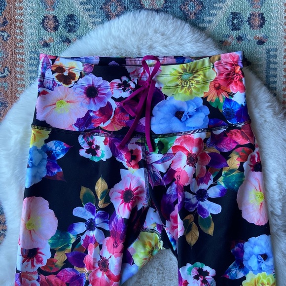 Old Navy compression floral striped leggings comfy workout pant athletic wear - Picture 3 of 9